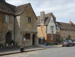 Lacock bus shelter Wallpaper
