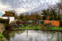 Fran's Tea Garden at Denham Lock Wallpaper