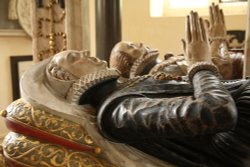 Knollys Monument, St Nicholas Church, Rotherfield Greys Wallpaper