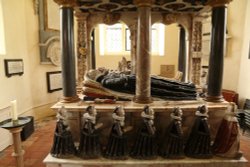 Knollys Monument, St Nicholas Church, Rotherfield Greys Wallpaper
