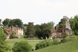 Greys Court seen from Rotherfield Greys Wallpaper