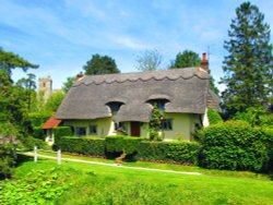 Classic thatched cottage in Arkesden Village Wallpaper