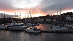 May Sunset over Scarborough Harbour Wallpaper