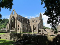 tintern abbey Wallpaper