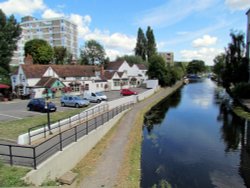 the grand union canal, and the swan and bottle Wallpaper