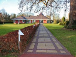 Sunbury Court Wallpaper