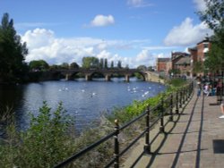 The River Severn and Worcester Bridge at Worcester city Wallpaper