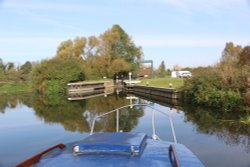 Approaching Perio Lock, Fotheringhay