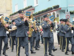 Band Accompanying Windsor Castle Guards Wallpaper
