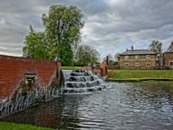 The Water Garden at Bushy Park Wallpaper