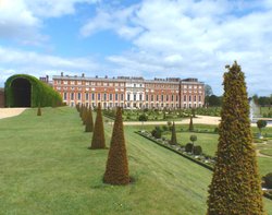 William and Mary's  Buiding Wallpaper