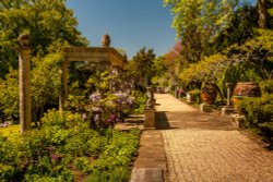Iford Manor Garden Wallpaper