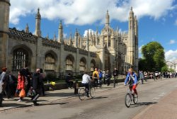 King's College from King's Parade, Cambridge Wallpaper