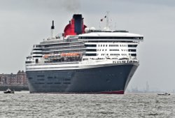Queen Mary 2 departing Liverpool. Wallpaper
