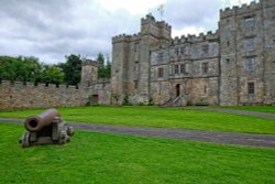 Chillingham Castle, Wallpaper