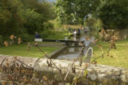 Allens Lock after Rain, Oxford Canal at Upper Heyford, Oxfordshire Wallpaper