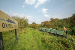 The Oxford Canal at Somerton, Oxfordshire Wallpaper