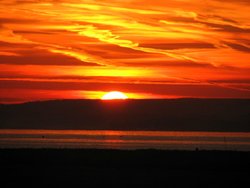 Winter Sunrise ove the Isle of Wight - Tanners Lane New Forest Wallpaper