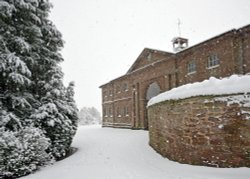 Berrington Hall in the snow. Wallpaper