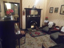 MUSEUM EXHIBITS Wallpaper