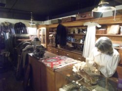 MUSEUM EXHIBITS Wallpaper