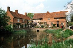 Flatford Mill Wallpaper