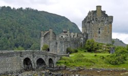 Eilean Donan Castle Wallpaper