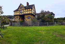 Stokesay Castle Wallpaper