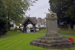 St. Laurence's churchyard, Church Stretton Wallpaper