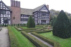 Little Moreton Hall, Cheshire Wallpaper