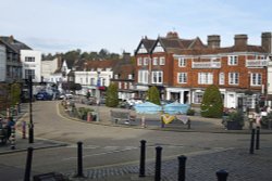 High Street Battle Wallpaper