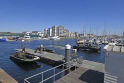 Medway Maritime Marina, Chatham Wallpaper