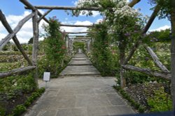 Polesden Lacy Garden Wallpaper