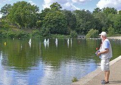Model boats at Mote Park, Maidstone Wallpaper