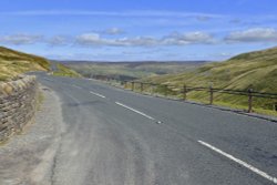 Buttertubs Pass near Muker Wallpaper