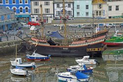 Brixham Harbour Wallpaper