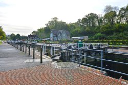 Allington Lock on the River Medway Wallpaper