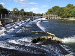 Boulters Lock and Weir, Maidenhead Wallpaper