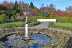 Emmetts Garden Wallpaper