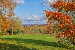 Emmetts Garden Wallpaper