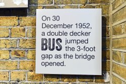 Information Notice, Tower Bridge Wallpaper