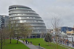 View along Thames Path, London Wallpaper