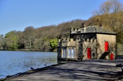 Boathouse at Newmillerdam Country Park Wallpaper