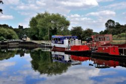 Boats on Sheffield and South Yorkshire  Canal, Sprotbrough Wallpaper