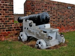 Cannon at Tilbury Fort Wallpaper