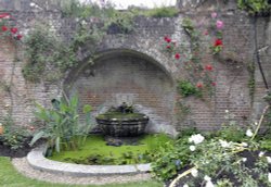 Hever Castle Rose Garden Wallpaper