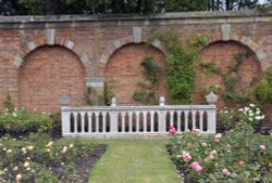 Hever Castle Rose Garden Wallpaper