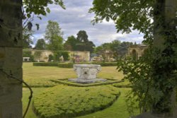Hever Castle Gardens Wallpaper