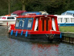 Narrowboat Chelmer and Blackwater Navigation Canal Wallpaper