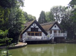 Former boathouses at Goring, now a private residence Wallpaper